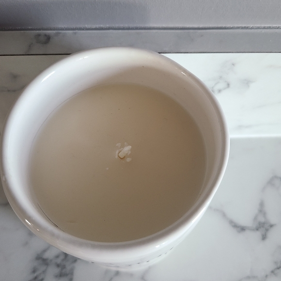 Rae Dunn Large Candle - Picture 2 of 4